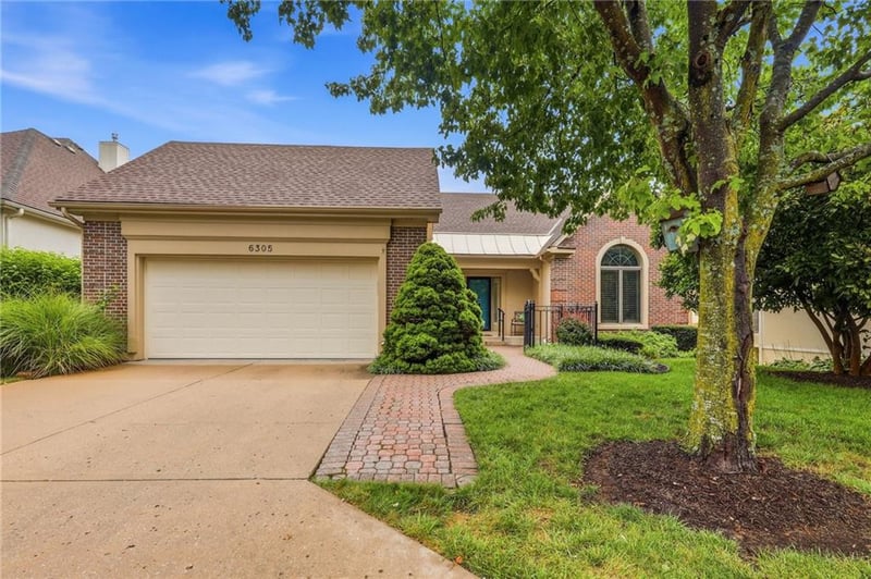 6305 W 92 St, Overland Park, KS 66212