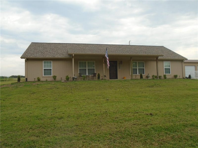 2898 Blue Bird St, Odessa, MO 64076