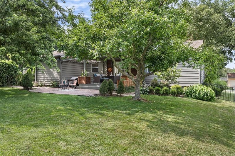 4631 61st St, Fairway, KS 66205