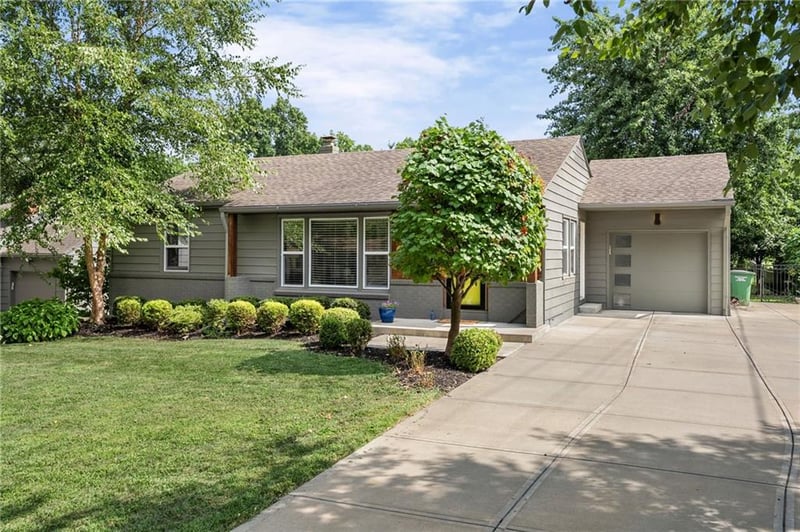 4631 61st St, Fairway, KS 66205