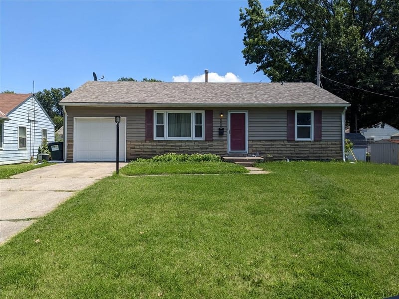 6603 Holmes St, Gladstone, MO 64118