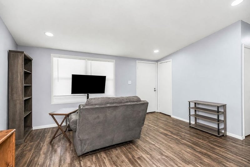 8309 E 93rd St, Kansas City, MO 64138