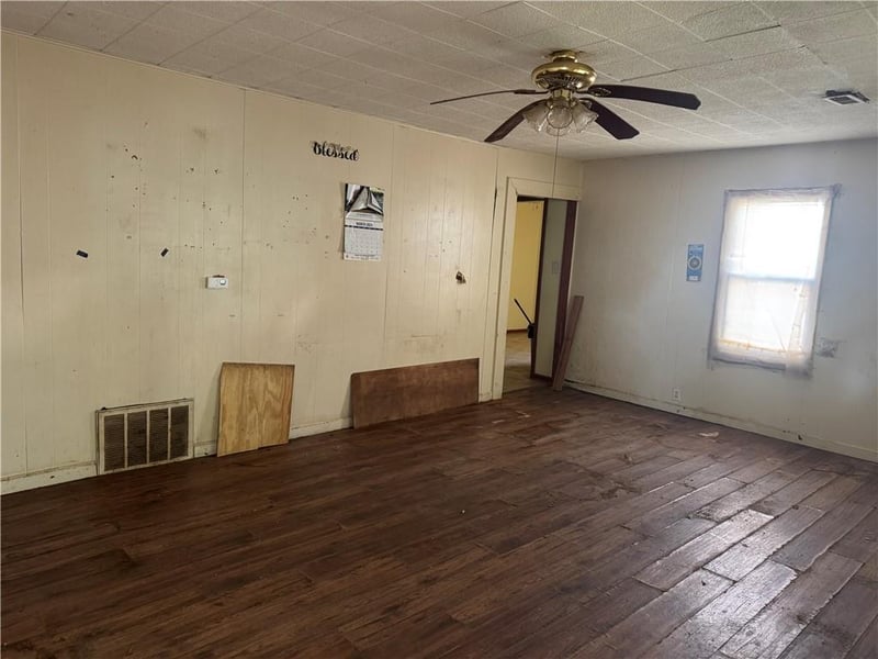 1522 Wilson Ave, Parsons, KS 67357