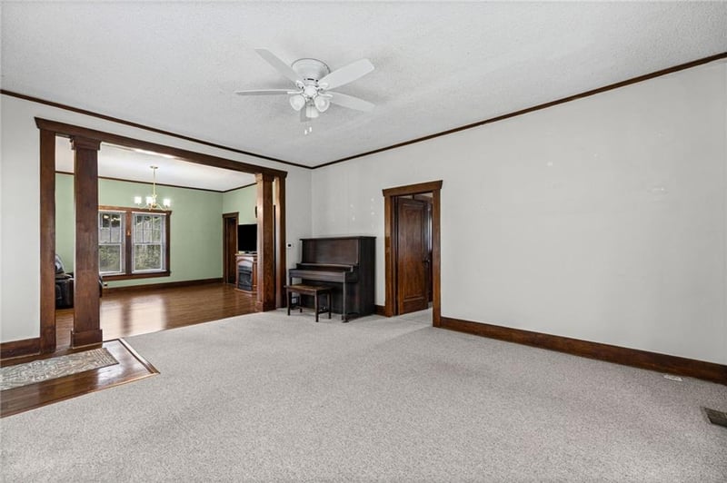 130 Center Ave, Williamsburg, KS 66095