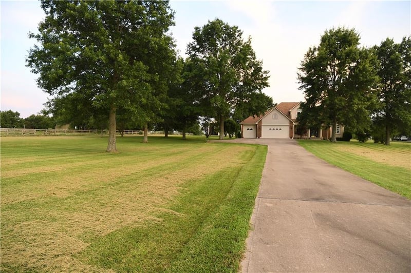 19301 215th St, Harrisonville, MO 64701