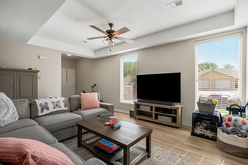 209 6th Ter, Louisburg, KS 66053
