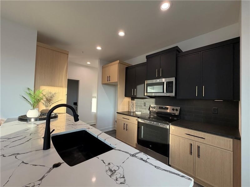 22150 W 116 Ter, Olathe, KS 66061