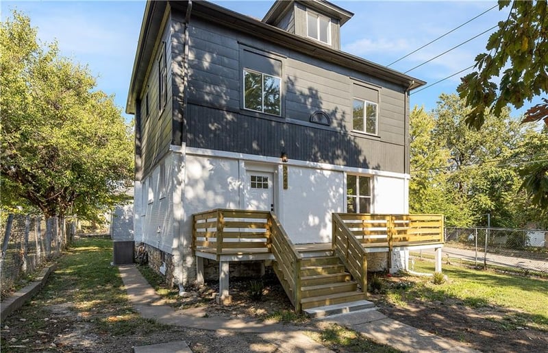3242 Roberts St, Kansas City, MO 64124