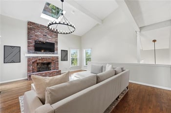 4105 NW 74th St, Kansas City, MO 64151