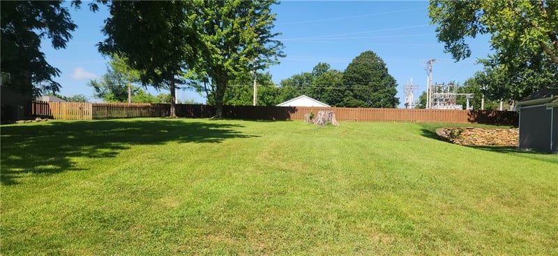 108 Shoreline Dr, Louisburg, KS 66053
