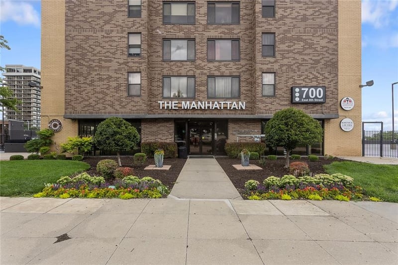 700 E 8th St #16 J, Kansas City, MO 64106