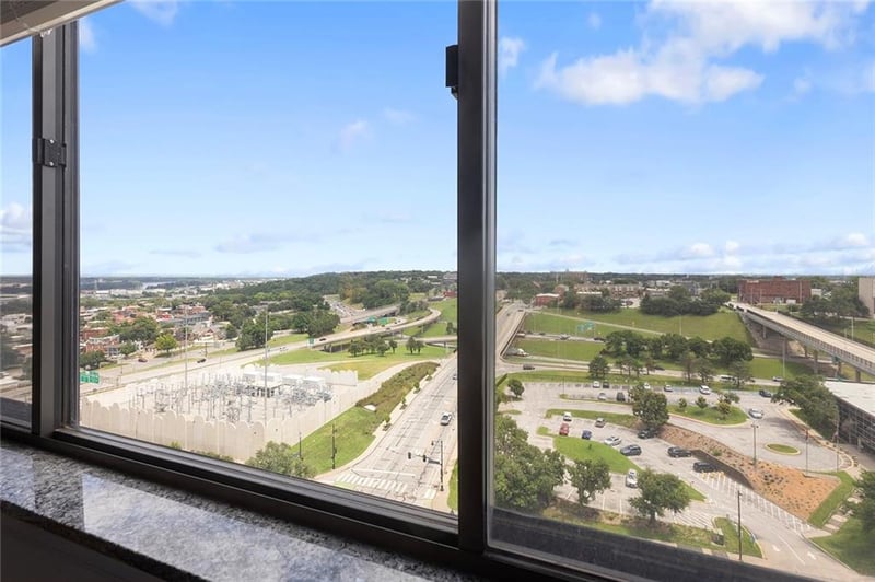 700 E 8th St #16 J, Kansas City, MO 64106