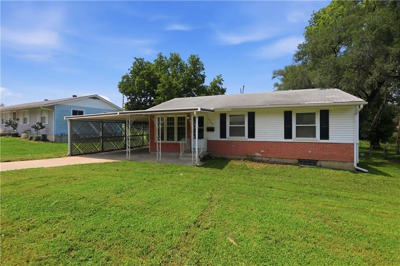 5206 Palmer Dr, Kansas City, MO 64129