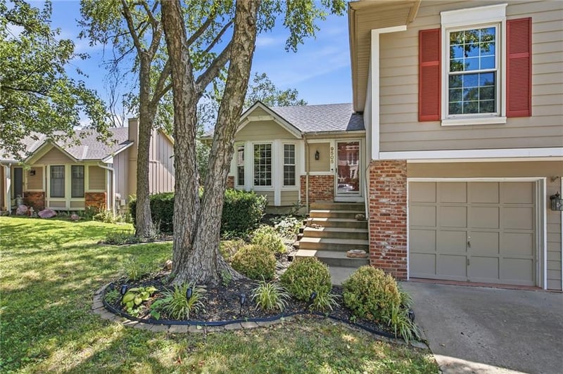 9505 47th Ter, Shawnee, KS 66203