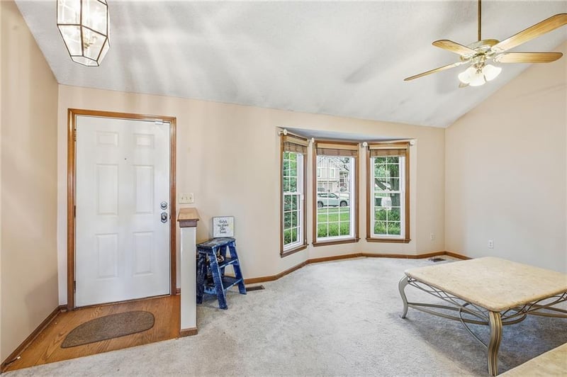 9505 47th Ter, Shawnee, KS 66203