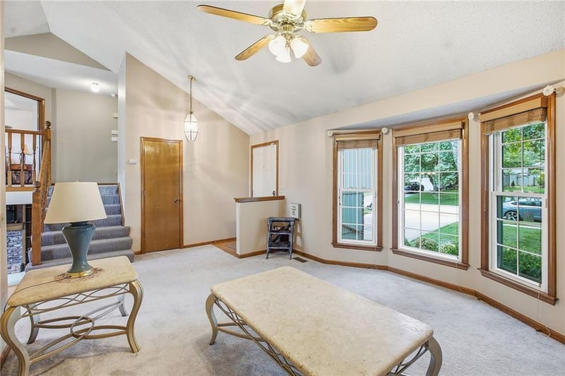 9505 47th Ter, Shawnee, KS 66203