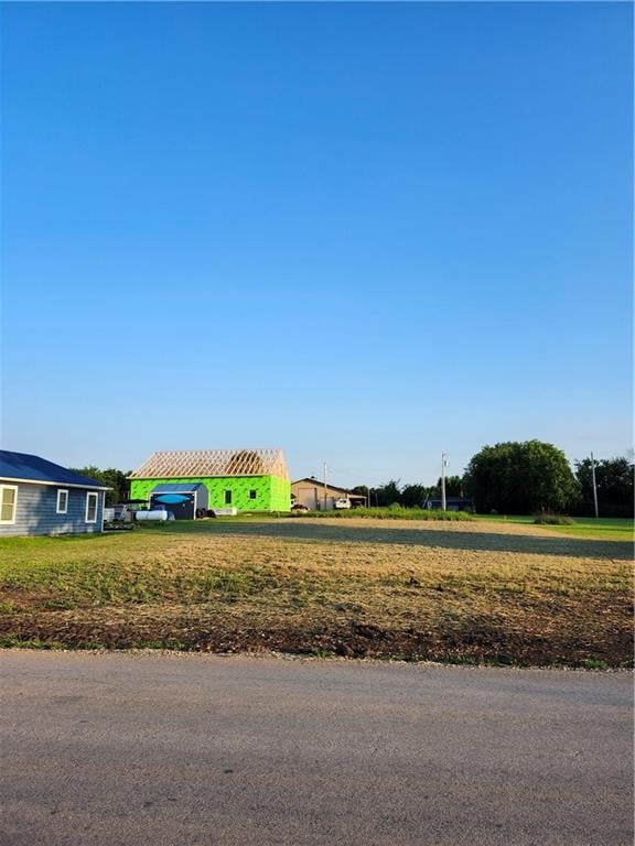 42 Linn Valley Dr, Linn Valley, KS 66040