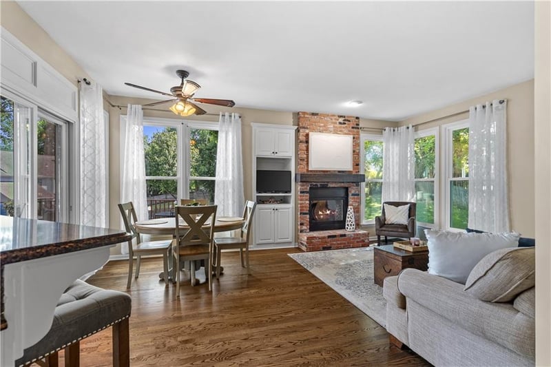 9205 131st Ter, Overland Park, KS 66213