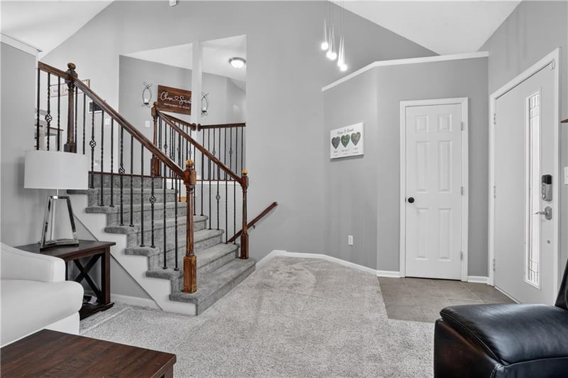 18768 164th St, Olathe, KS 66062