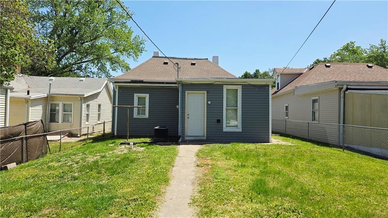 2316 10 St, St Joseph, MO 64503