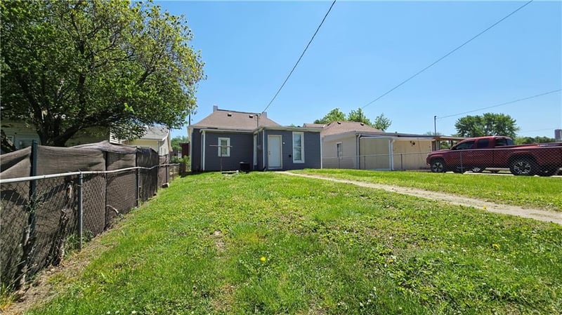 2316 10 St, St Joseph, MO 64503