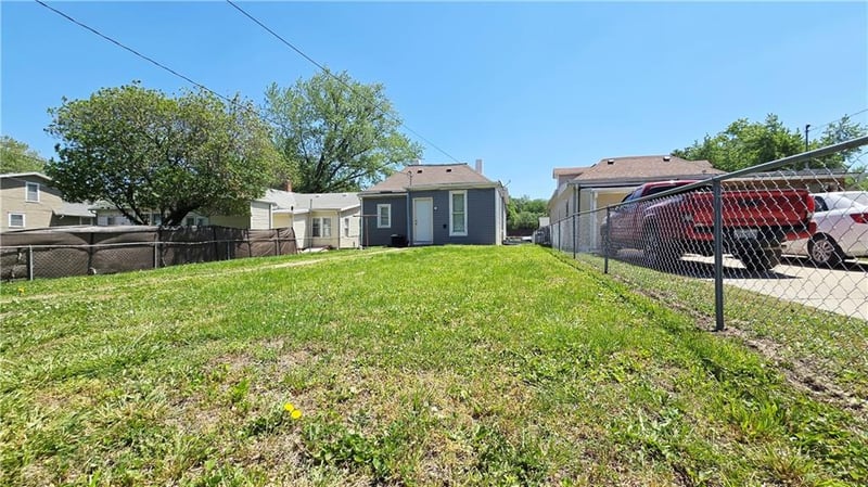 2316 10 St, St Joseph, MO 64503