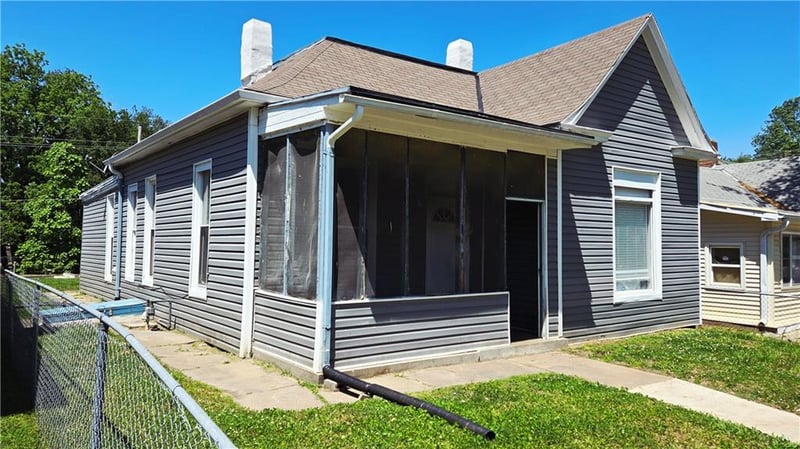 2316 10 St, St Joseph, MO 64503
