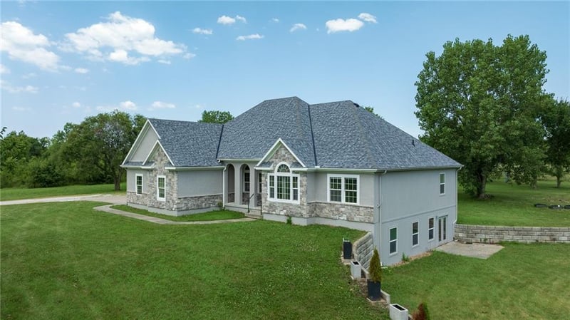 26908 E 219th St, Pleasant Hill, MO 64080