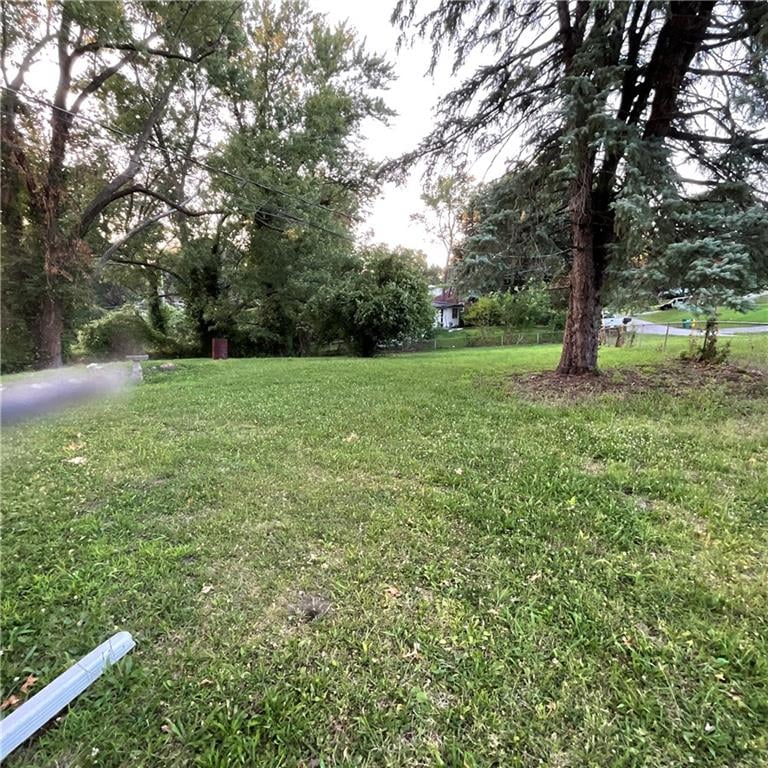 5800 Yecker Ave, Kansas City, KS 66104