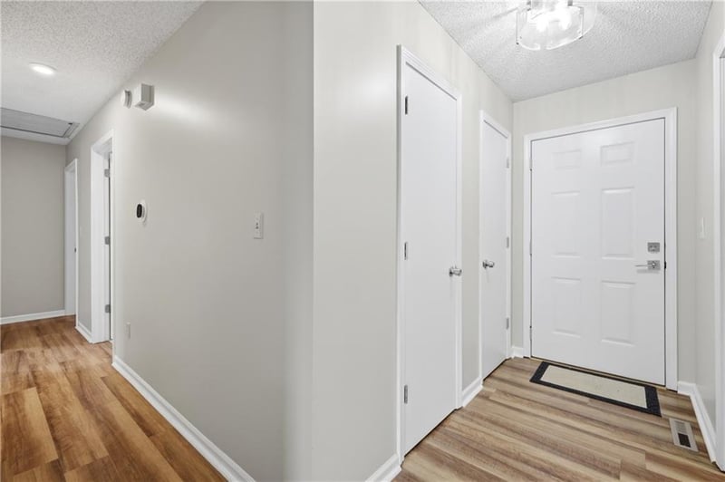 528 Wood Ct, Blue Springs, MO 64014