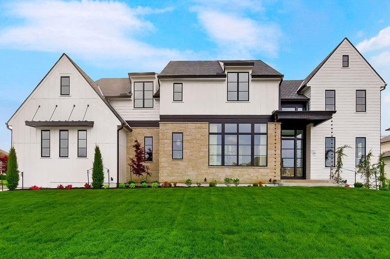 10707 173rd Ter, Overland Park, KS 66221