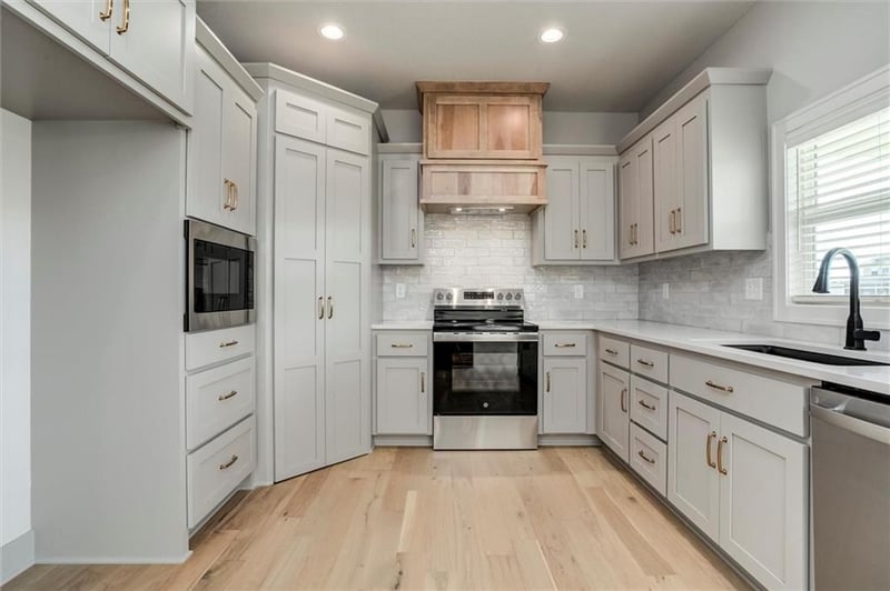 16941 Brentwood St, Olathe, KS 66062