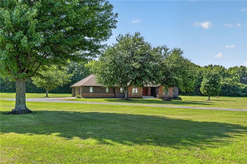 17618 Emerald View Dr, Raymore, MO 64083