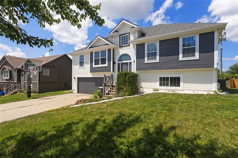 2108 91st Ter, Kansas City, MO 64155