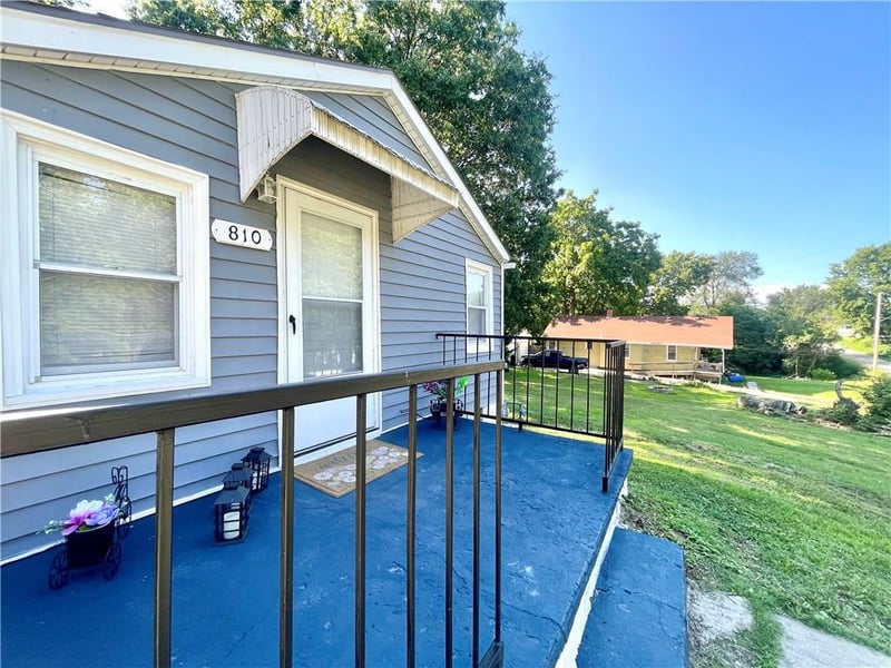 810 Grand Ave, Independence, MO 64050