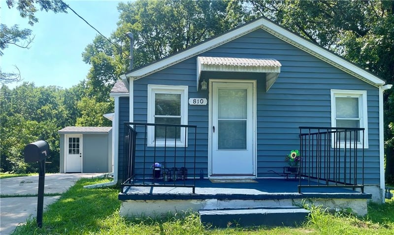 810 Grand Ave, Independence, MO 64050