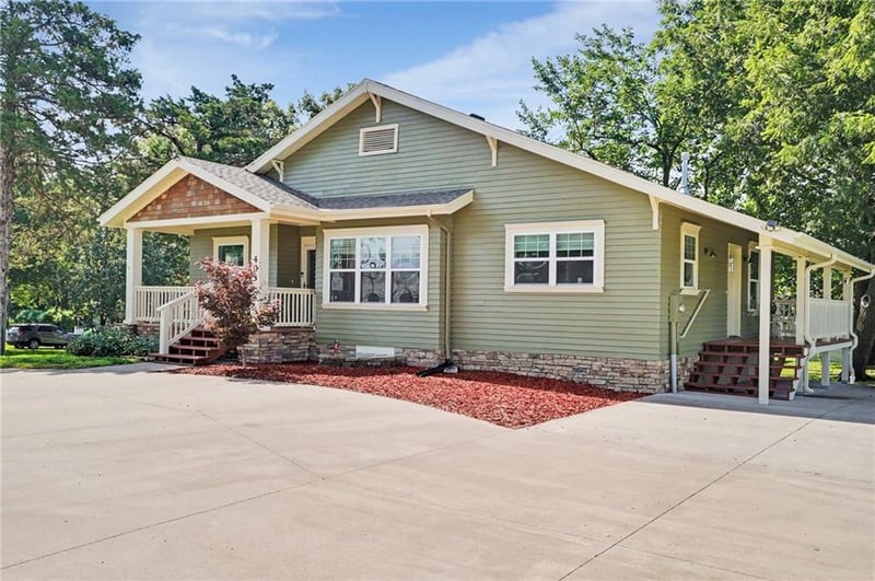403 Baker St, Baldwin City, KS 66006