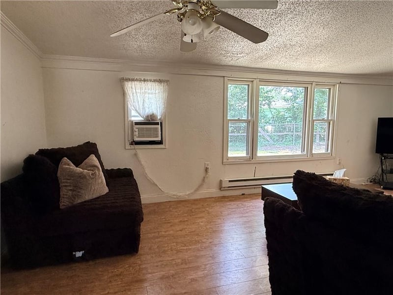 2705 52nd St, Kansas City, KS 66106