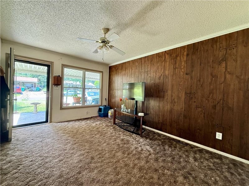 2705 52nd St, Kansas City, KS 66106