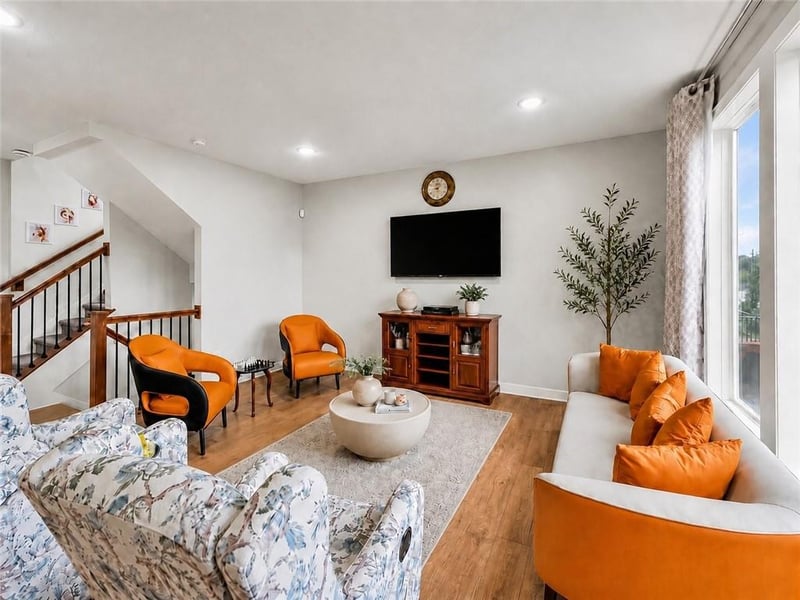 1929 Merryman Dr, Lee's Summit, MO 64082