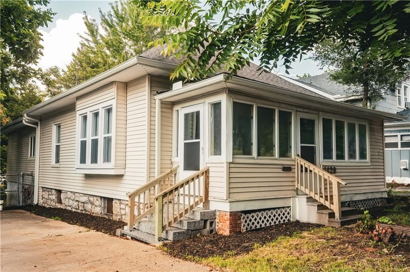 1420 Walnut Ave, Independence, MO 64050