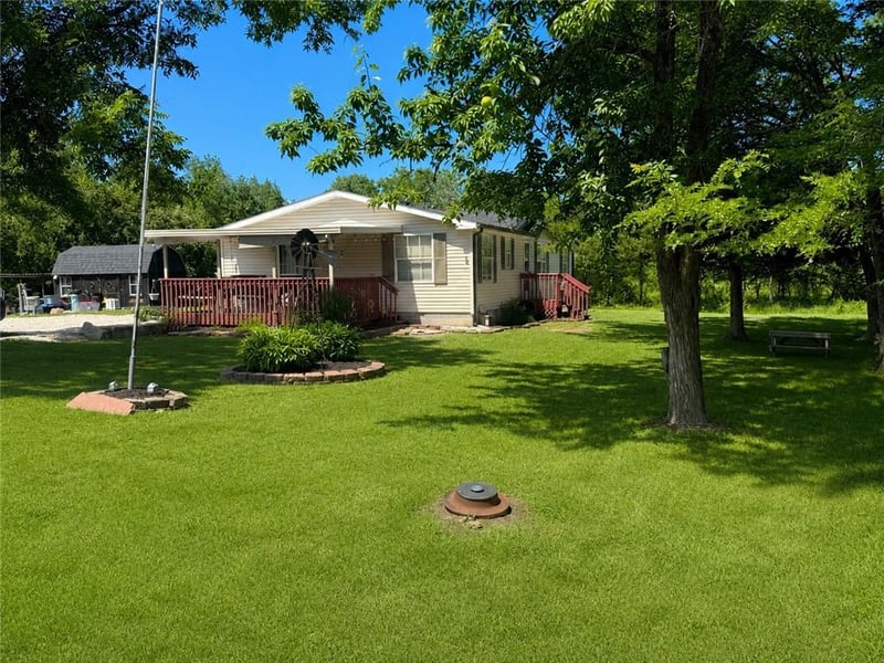 5 Ridgewood Ln, Linn Valley, KS 66040