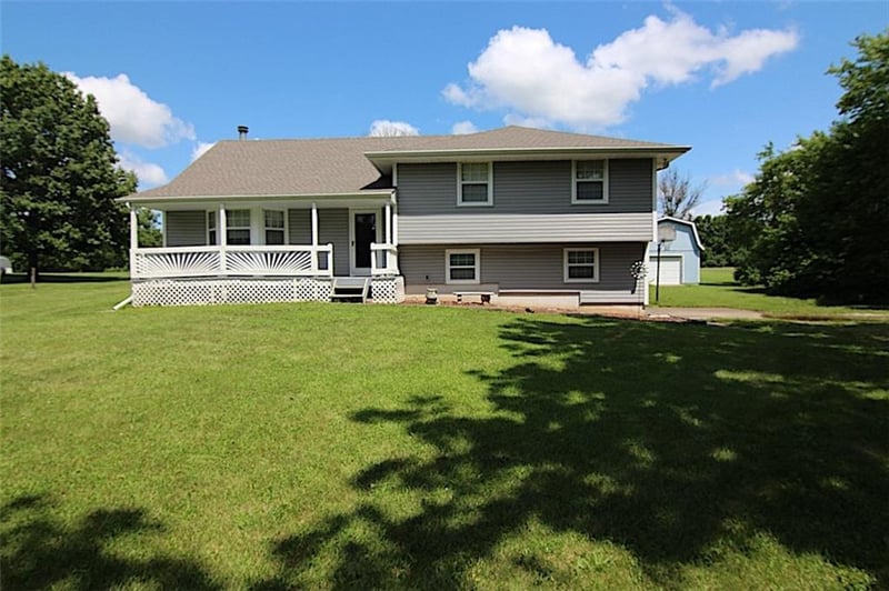 23715 Chadwick Dr, Peculiar, MO 64078