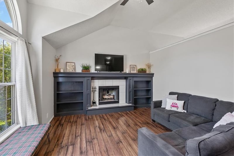 941 126th Ter, Olathe, KS 66061