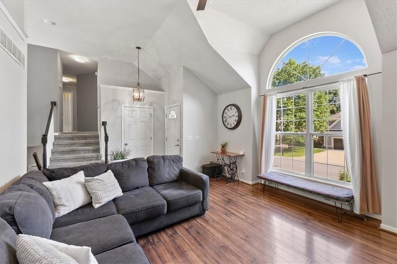 941 126th Ter, Olathe, KS 66061