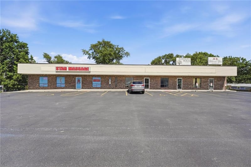 114-120 7 Hw, Blue Springs, MO 64014