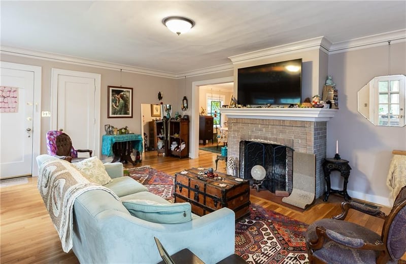 3723 Locust St, Kansas City, MO 64109