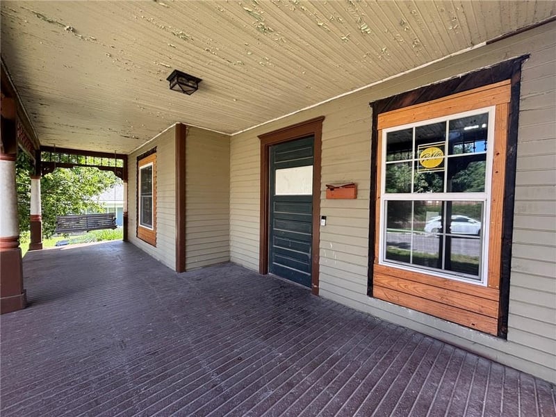 108 19th St, St Joseph, MO 64501
