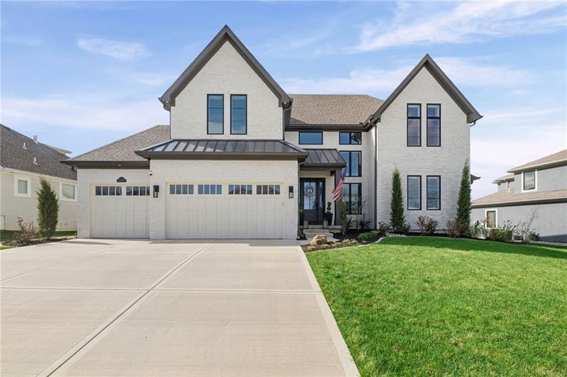 10126 Kansas Ct, Kansas City, MO 64155