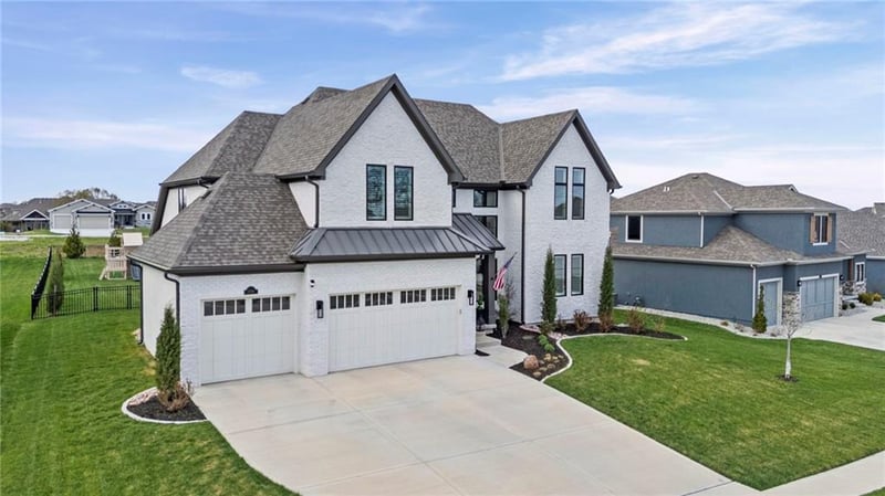 10126 Kansas Ct, Kansas City, MO 64155
